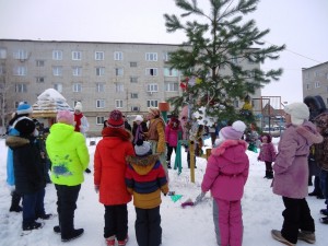 Новогодние праздники в городских дворах